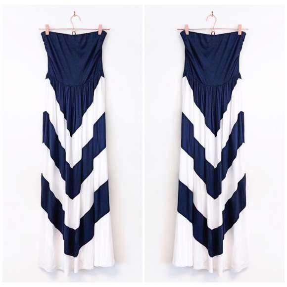 Saint Tropez West Dresses & Skirts - NWT Chevron Maxi Dress XS